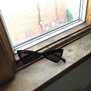 Tortoise Design Cat-eye sunglasses